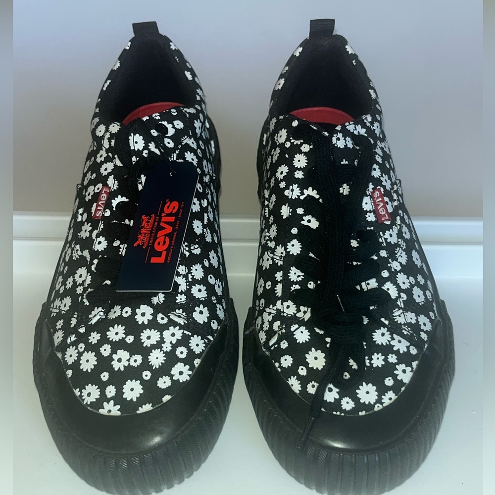 Levi’s Canvas Sneakers